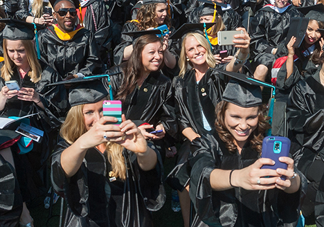 Commencement 2015 selfies