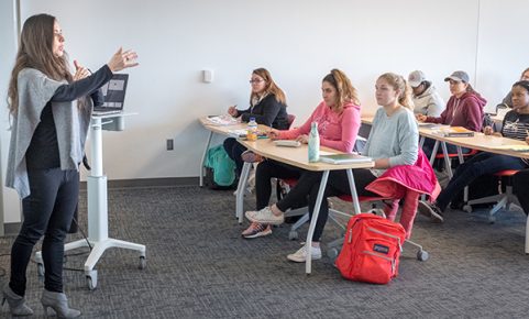 Kendra Thomas during her PSY 245 lecture class.