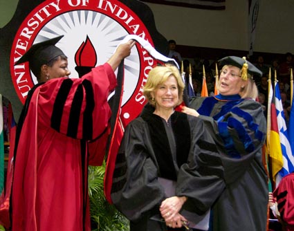 Janes Pauley receives honorary degree at UIndy