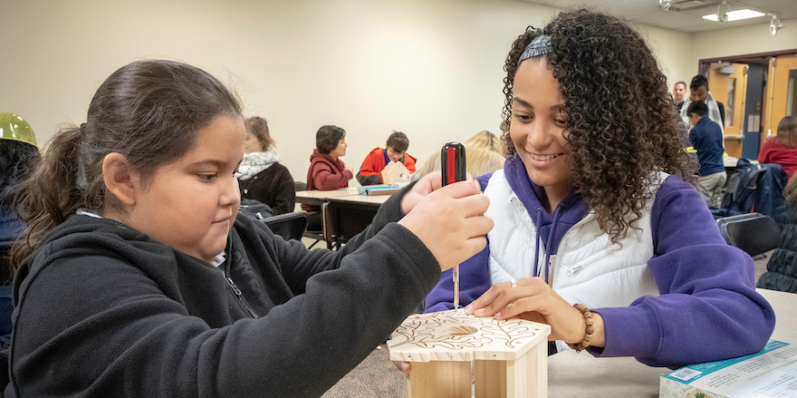 girls building