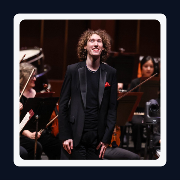 Photo of pianist Michael Davidman